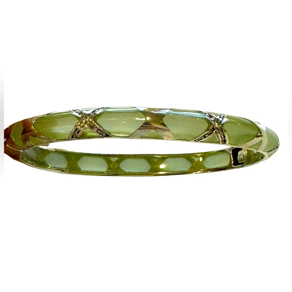 Vintage Green and Silver Bangle Bracelet with hinge clasp. EUC